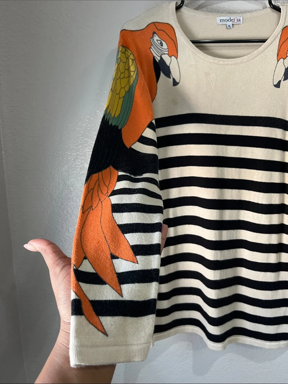 ModeLia Cream Black Stripes Orange parrot Print Knit Sweater Sz XL Chic - Picture 6 of 9